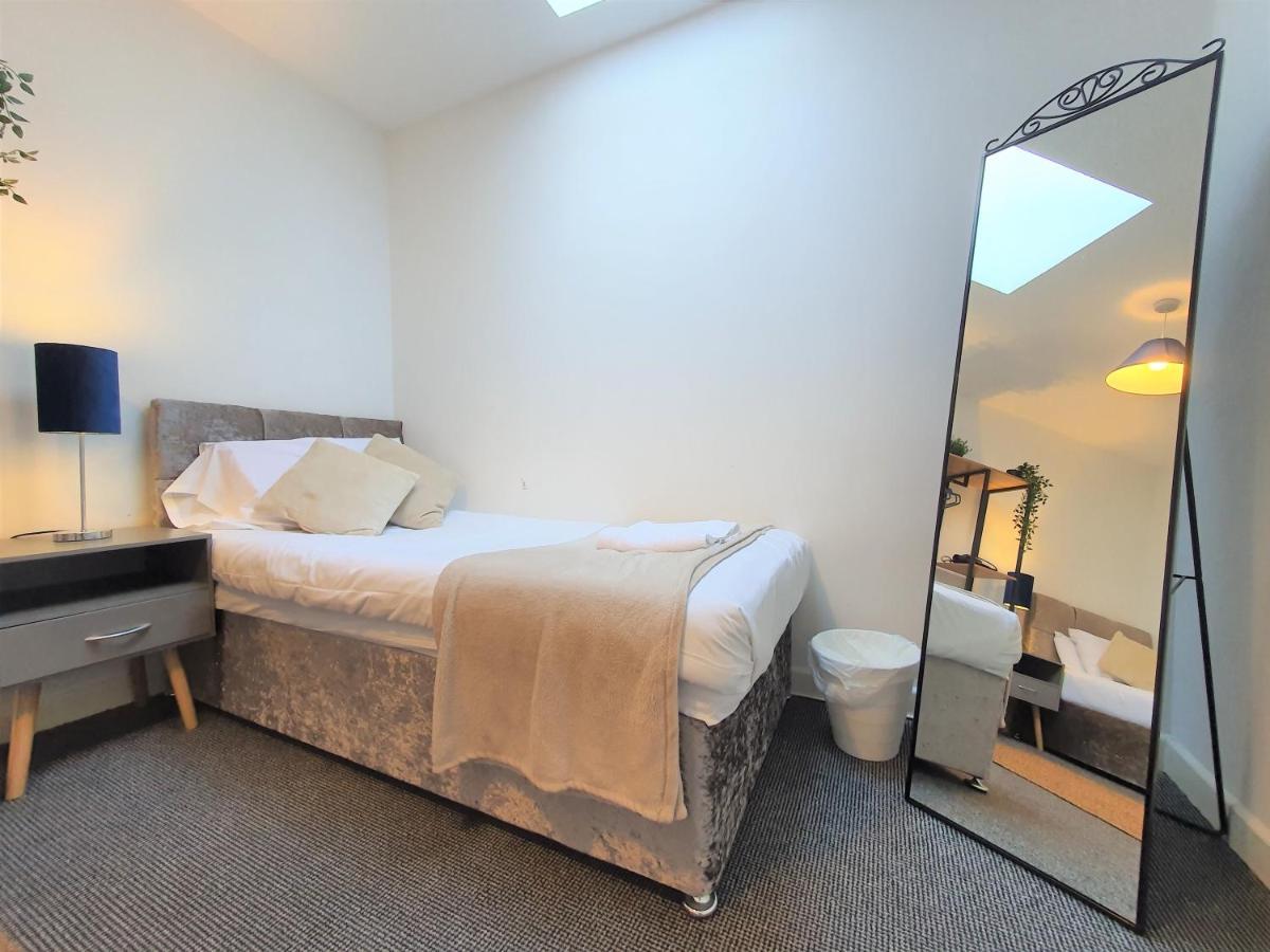 Thesiger Court Apartments - Free Private Parking - By Property Promise カーディフ エクステリア 写真
