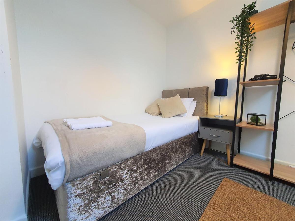 Thesiger Court Apartments - Free Private Parking - By Property Promise カーディフ エクステリア 写真