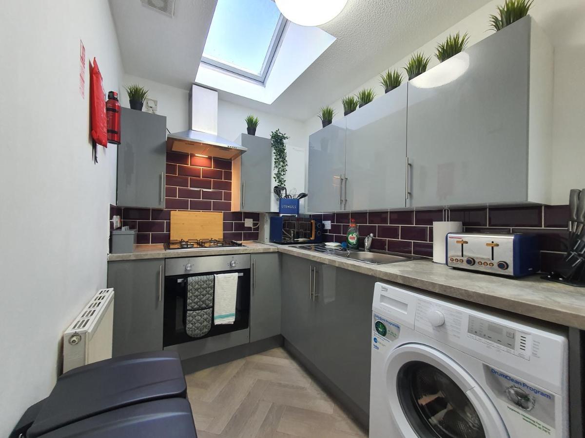 Thesiger Court Apartments - Free Private Parking - By Property Promise カーディフ エクステリア 写真